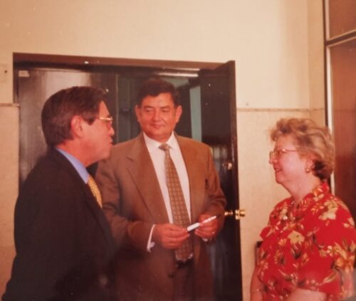 Francisco Álvarez (centro), junto a Francisco Monterde, juez y socio de honor del CHFG y Julia Moya, vicepresidenta de honor del CHFG.